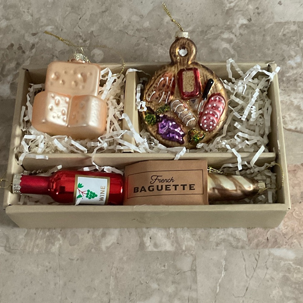 Holiday Ornament Set with Wine and Baguette